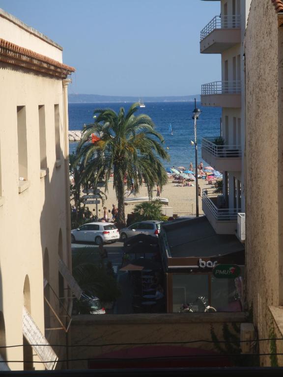 Hotel L'Oustaou Le Lavandou Habitación foto