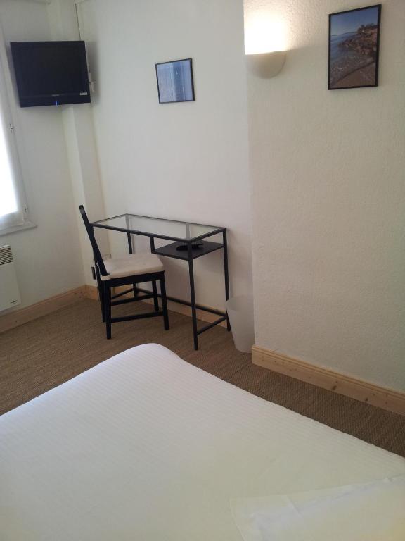 Hotel L'Oustaou Le Lavandou Habitación foto