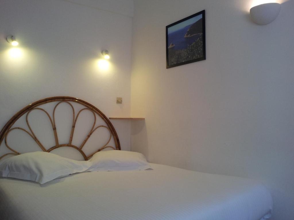 Hotel L'Oustaou Le Lavandou Habitación foto