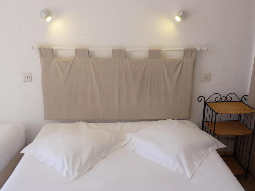 Hotel L'Oustaou Le Lavandou Habitación foto